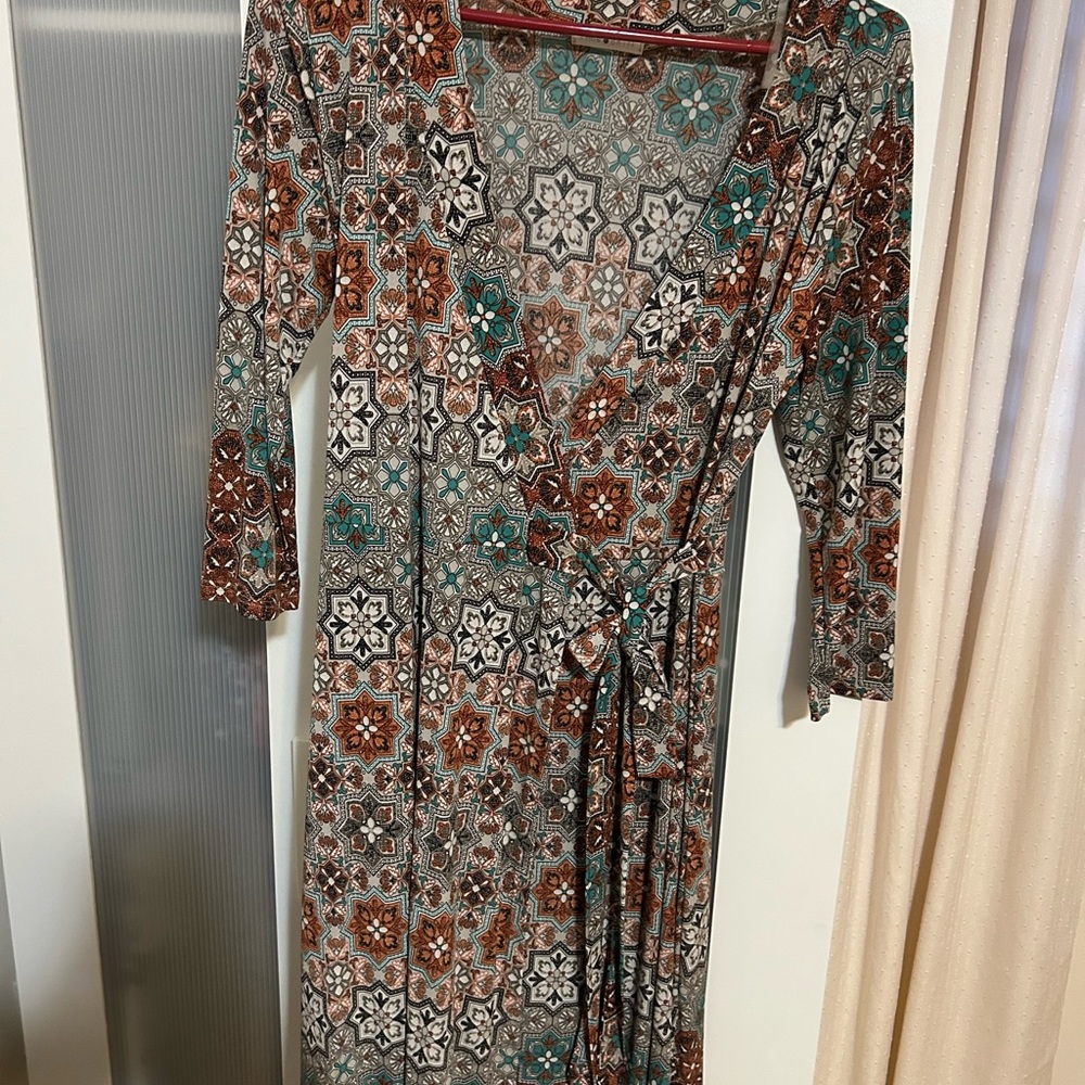 Green and Brown Wrap Dress with V-Neck and 3/4 Sleeves